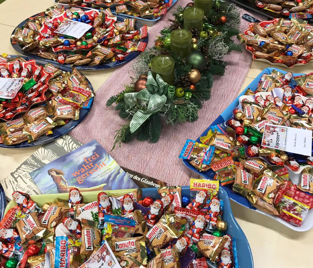 Die Nikolaus-Lekereien, vorbereitet vom Elternbeirat für die Grundschule
