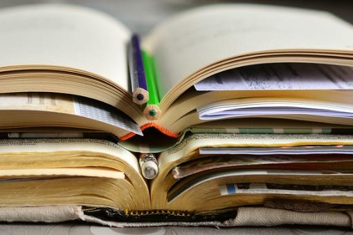 books-2158737_960_720
